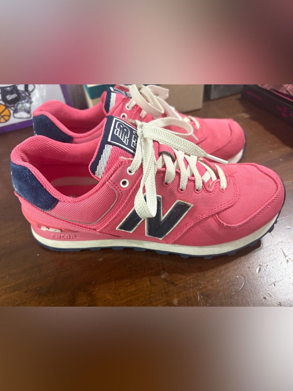 New Balance 574 Pink / Navy Sneakers Women’s Sz 8